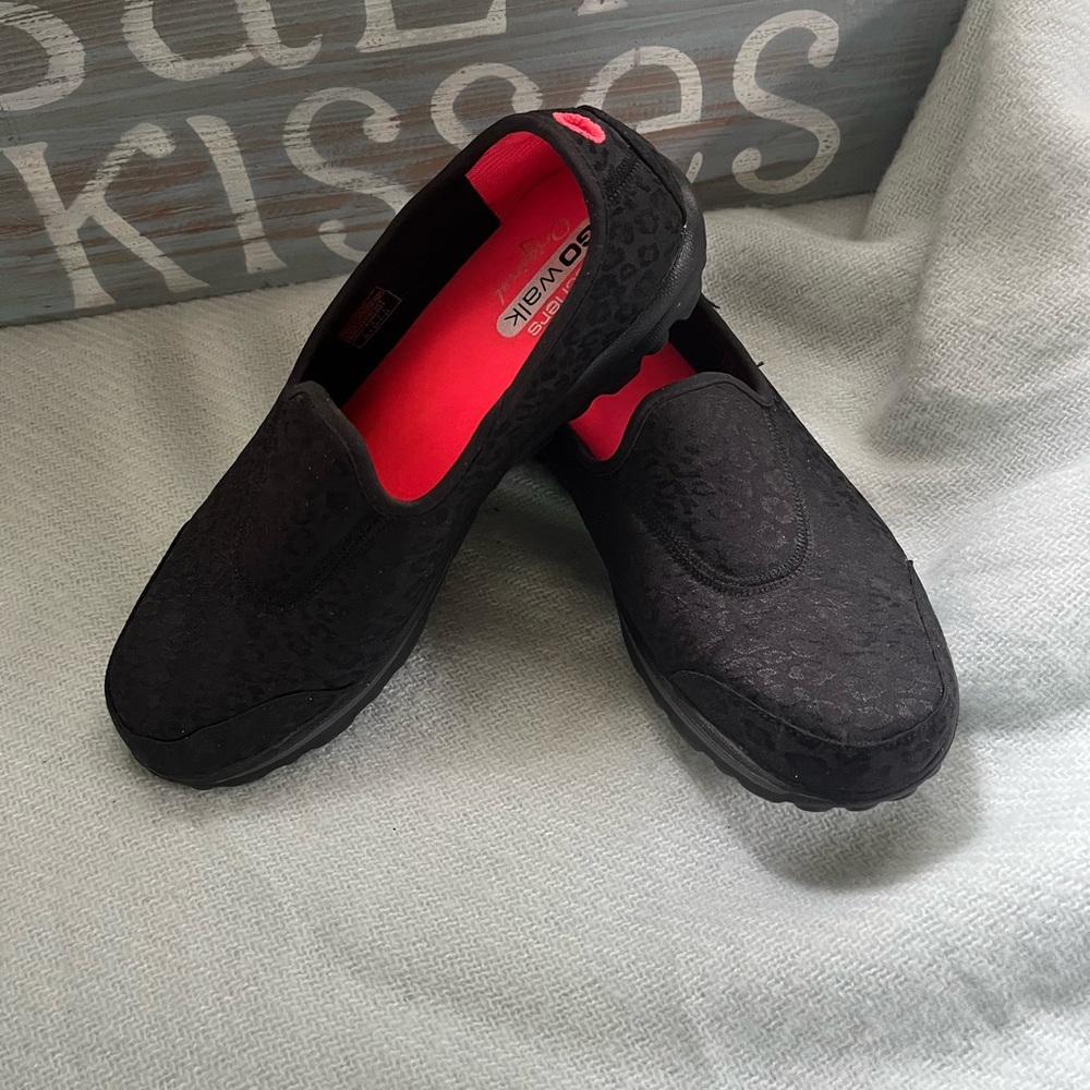 Skechers Black and Pink Slip-On Sneakers